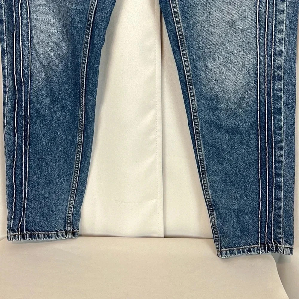 BDG‎ Urban Outfitters High Waist Mom Jean Size W28 L32 - Picture 6 of 9